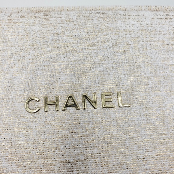Authentic Chanel 2023 Cosmetic Bag White Gold - Picture 5 of 12